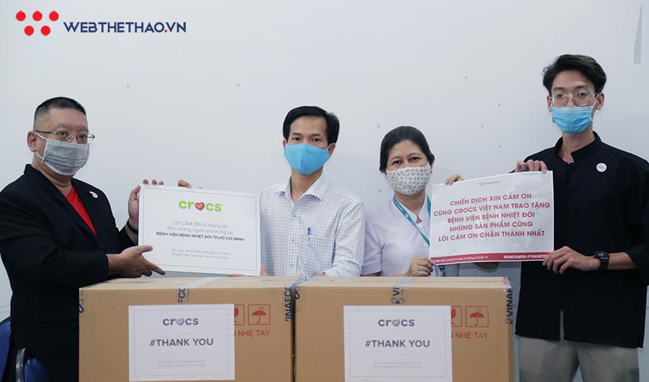 Nhãn hàng Crocs đồng hành cùng y bác sĩ bệnh viện Bệnh Nhiệt đới tại TP.HCM