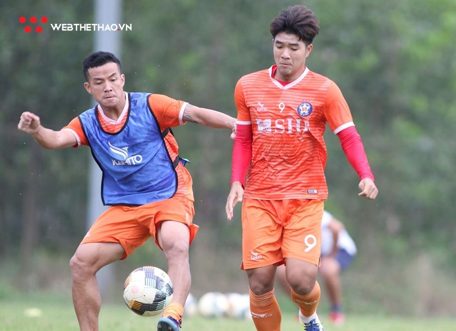 Cả 14 đội V.League đều tập luyện trở lại