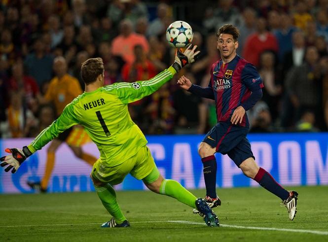 Messi làm bẽ mặt Boateng để ghi bàn thắng kinh ngạc cách đây 5 năm