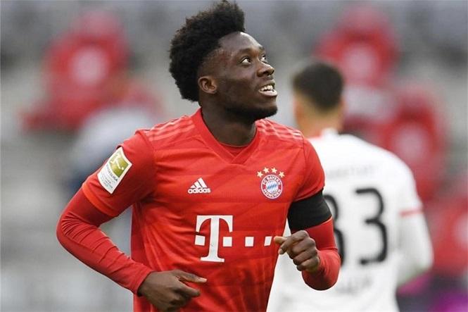 Hậu vệ Bayern Munich lại bứt tốc kinh ngạc trong chiến thắng 5 sao