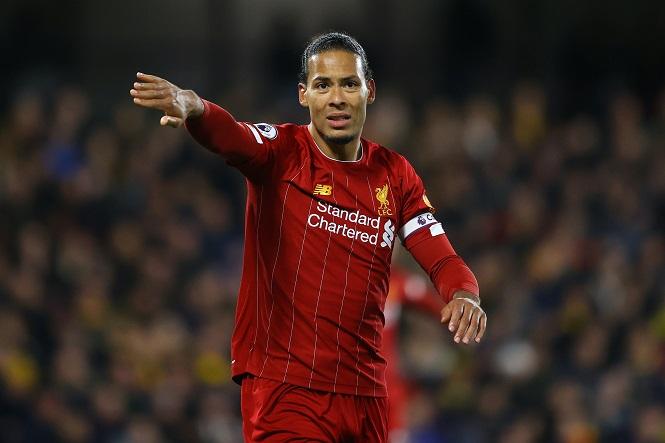 Van Dijk chỉ là hậu vệ đắt giá thứ hai thế giới