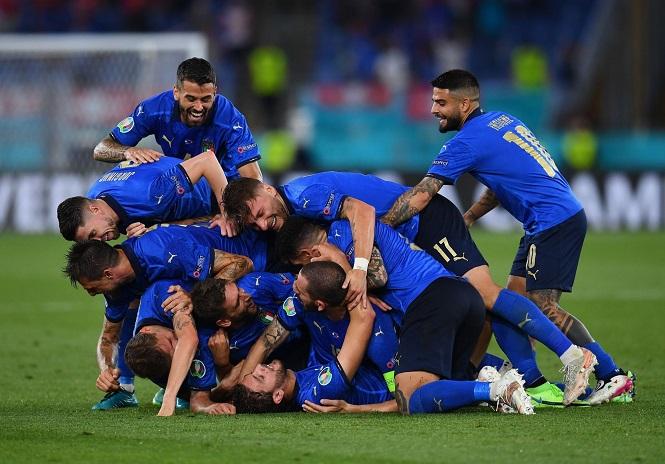 Italia chính thức giành vé đi tiếp sau 2 trận thắng liên tiếp