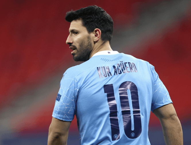 Aguero có thể gây sốc khi chuyển đến kình địch của Man City
