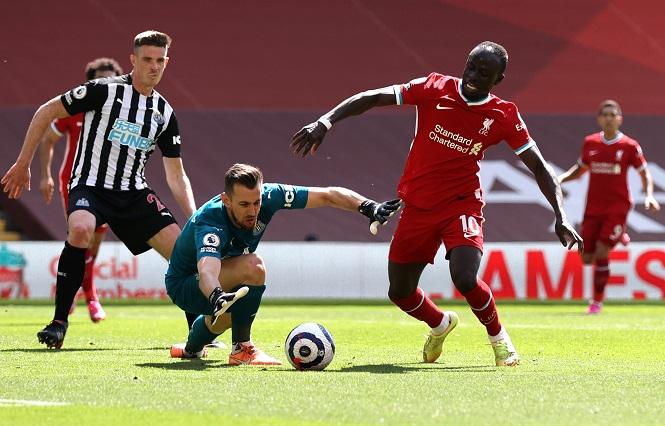 Salah và Mane bị “chê” sau khi Liverpool mất điểm