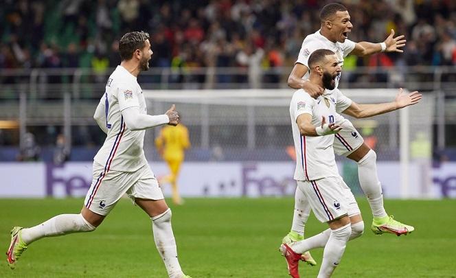 Tại sao Mbappe không việt vị khi ghi bàn quyết định cho Pháp?