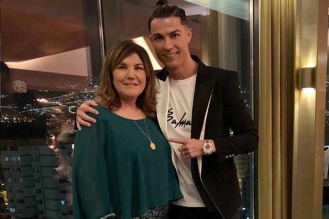 Mẹ của Ronaldo được cứu sống bằng cú điện thoại kịp thời
