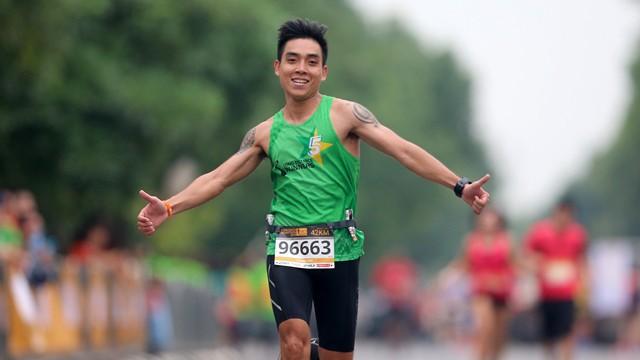 Longbien Marathon 2018: Họ đã lướt trên những "đôi cánh" của ước mơ!