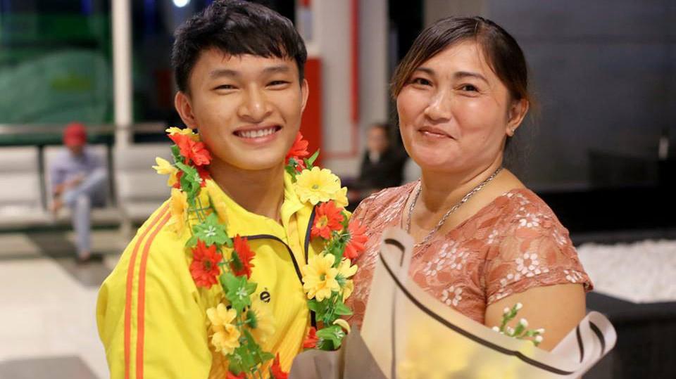 Ngô Sơn Đỉnh (56kg): Người viết tiếp hành trình thống trị của cử tạ Việt Nam ở Olympic trẻ