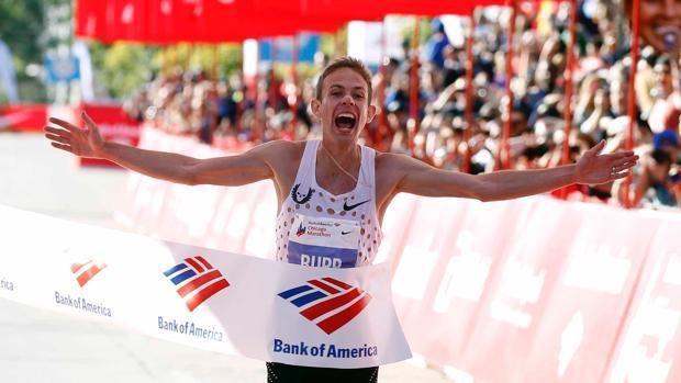 Galen Rupp giành chiến thắng lịch sử Chicago Marathon sau 15 năm