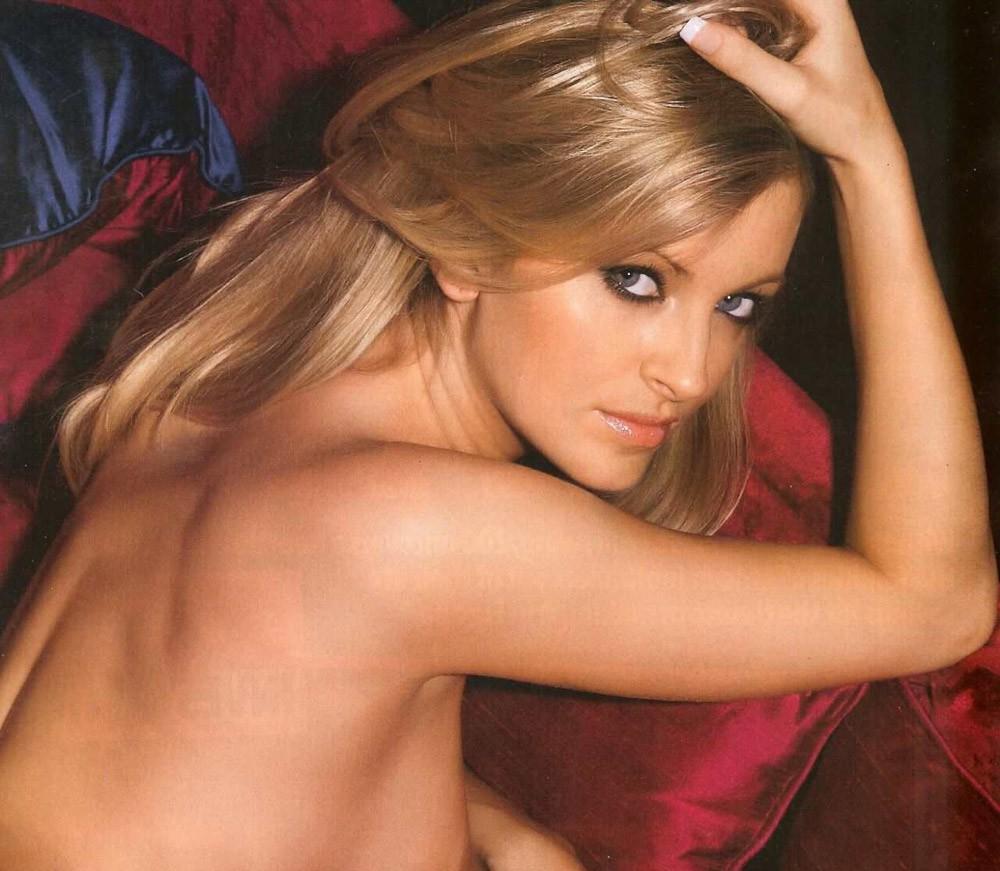 Sam Cookie: Nàng WAGs bốc lửa của Chris Smalling