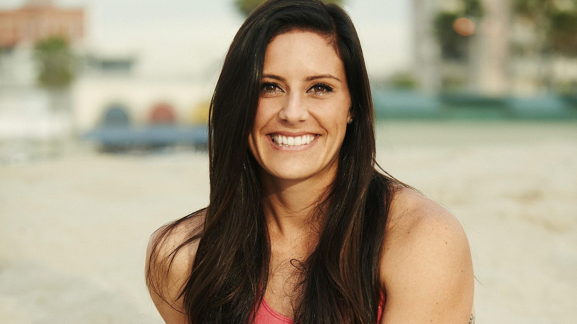 Vẻ đẹp tựa nữ thần của nữ cầu thủ Ali Krieger