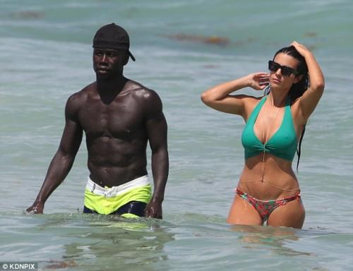 Chiêm ngưỡng thiên thần WAGs Premier League trong kỳ nghỉ hè vừa qua