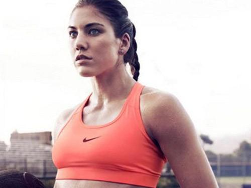 10 VĐV quyến rũ nhất thế giới 2015: Hope Solo