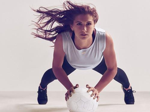 10 VĐV quyến rũ nhất thế giới 2015: Alex Morgan