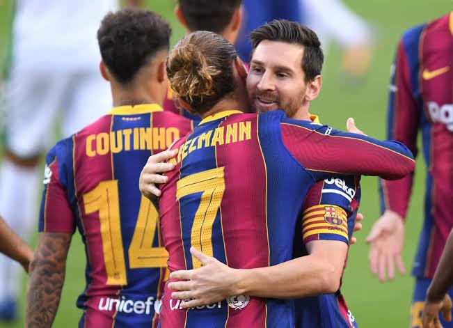Messi hào phóng nhường sút phạt đền cho Griezmann