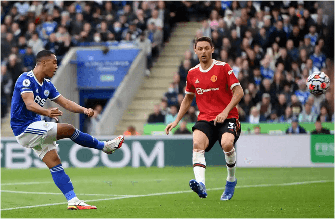 Solskjaer thừa nhận đưa ra quyết định tồi tệ khi MU thua Leicester