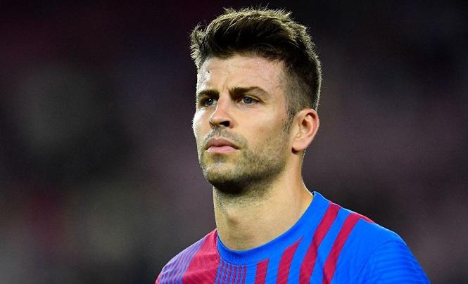 Pique “khiêu khích” Real Madrid sau quả phạt đền gây tranh cãi