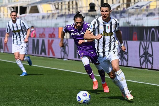 Cristiano Ronaldo chìm trong khủng hoảng cùng Juventus