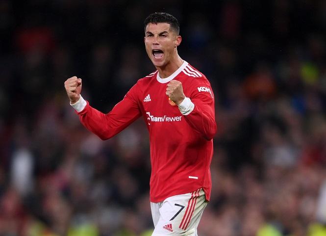 Ronaldo thiết lập kỷ lục Champions League mới khi ghi bàn cho MU