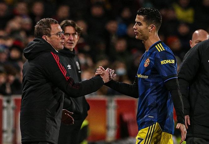 Ronaldo lại phản ứng sau khi bị thay thế trong trận MU vs Brentford